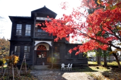 写真:旧日新館